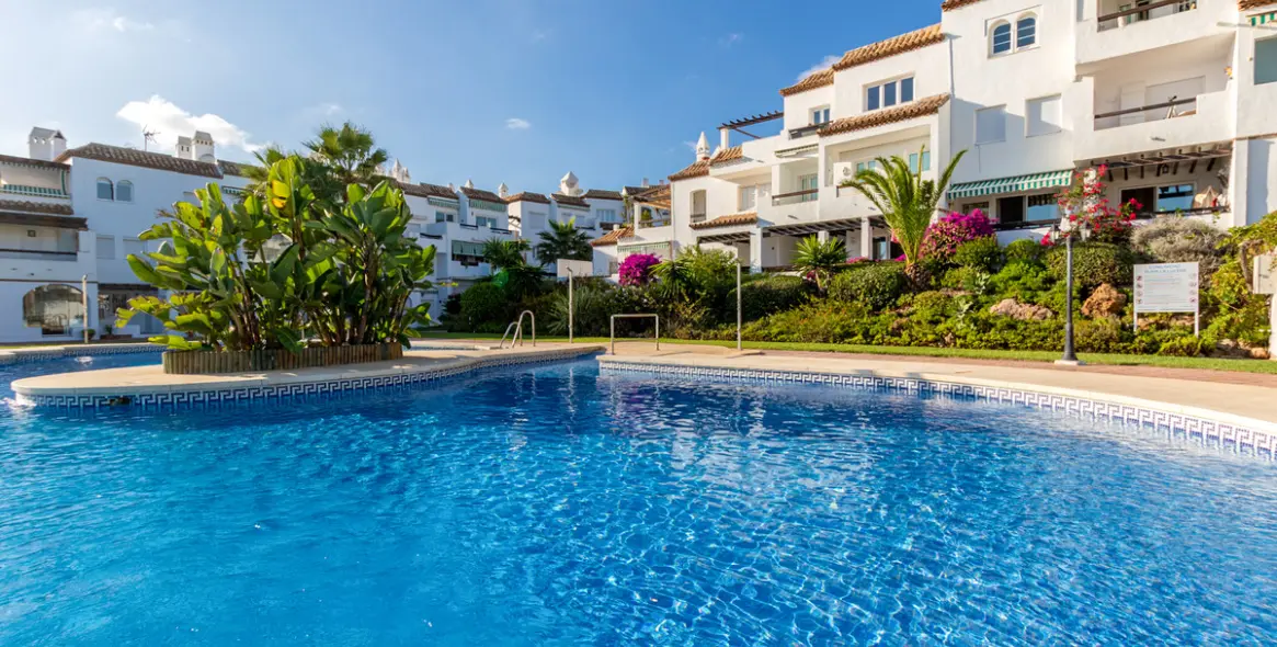 Short-term rent of ground floor apartment in Calahonda 94