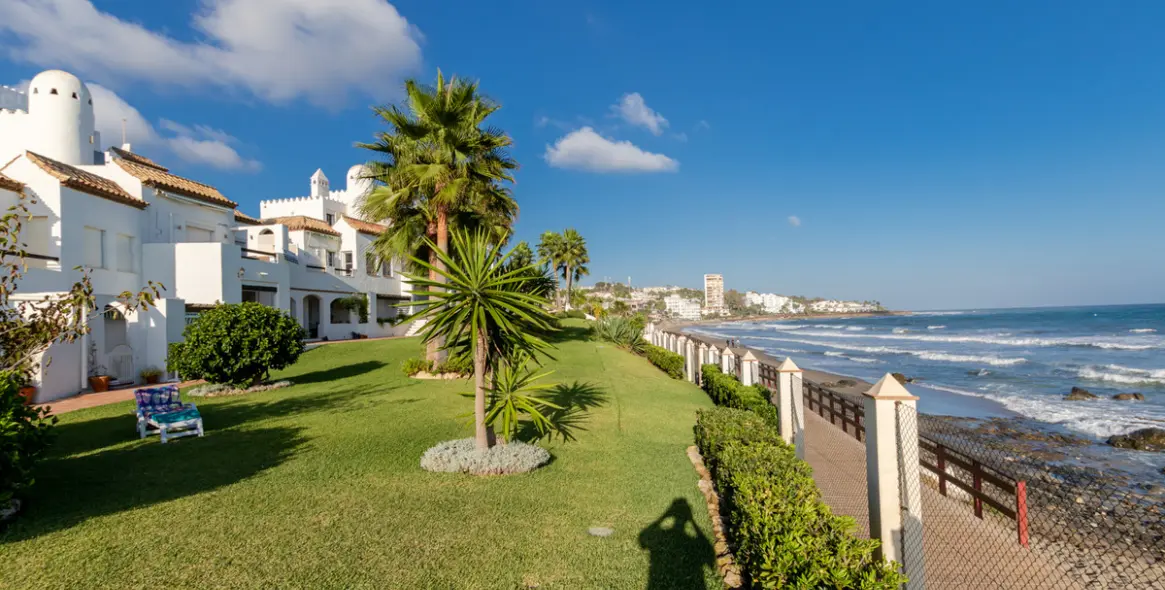 Short-term rent of ground floor apartment in Calahonda 95