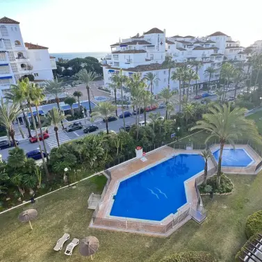 Long-term rent of penthouse in Puerto Banús