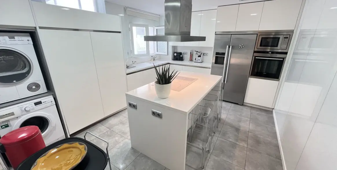 Long-term rent of penthouse in Puerto Banús 2