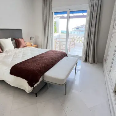 Long-term rent of penthouse in Puerto Banús