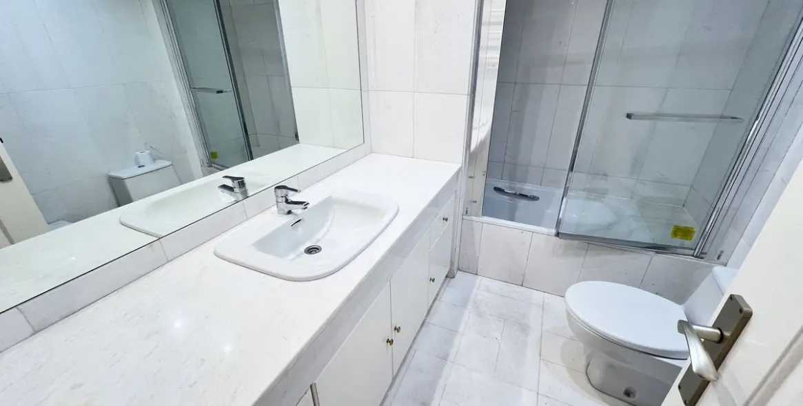 Long-term rent of penthouse in Puerto Banús 5