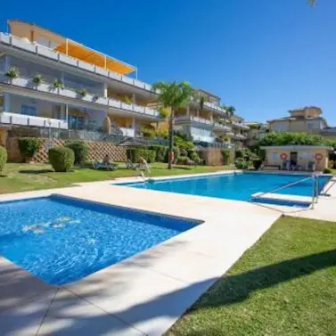 Sale of middle floor apartment in Cabopino