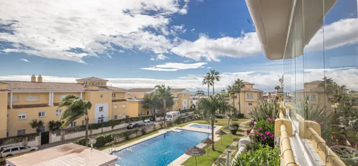 Sale of middle floor apartment in Cabopino 1