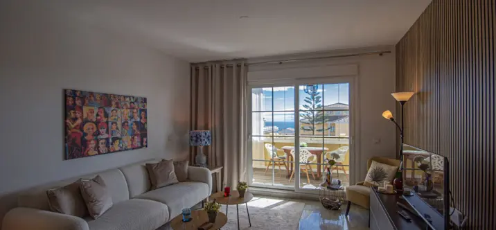 Sale of middle floor apartment in Cabopino 2