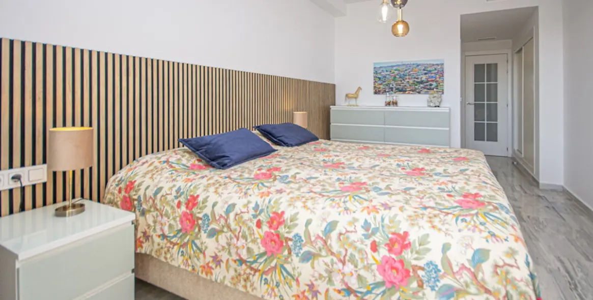 Venta de apartamento en planta media en Cabopino 17