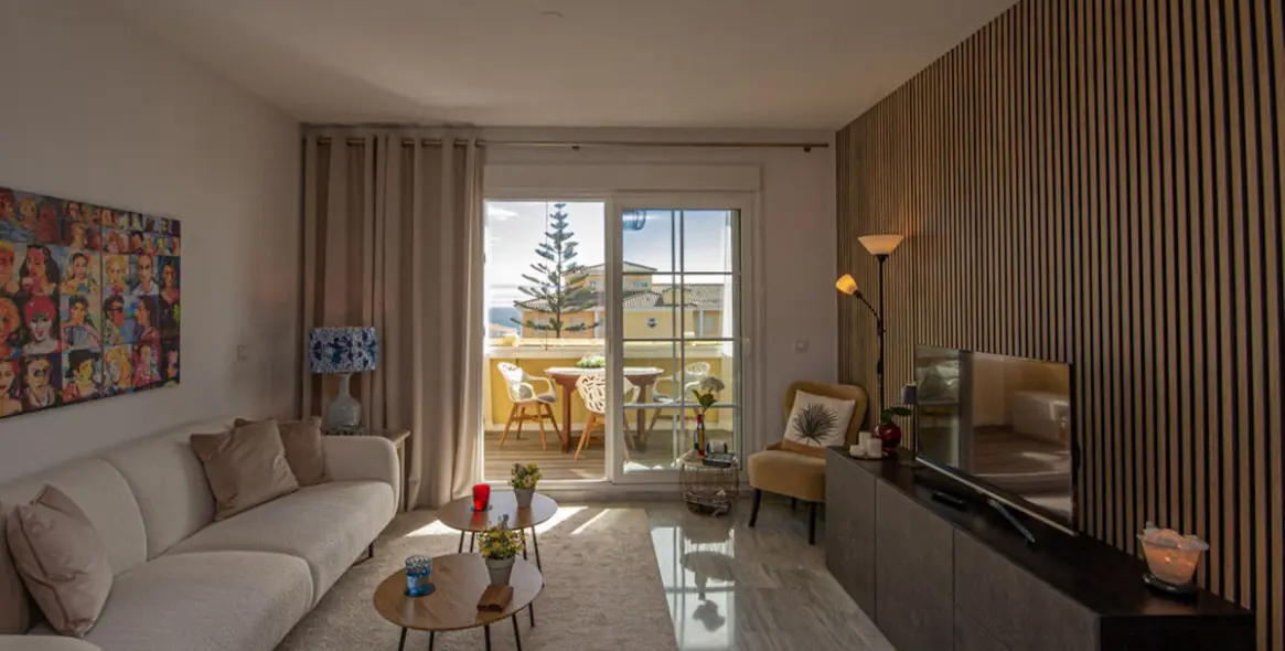 Sale of middle floor apartment in Cabopino 23