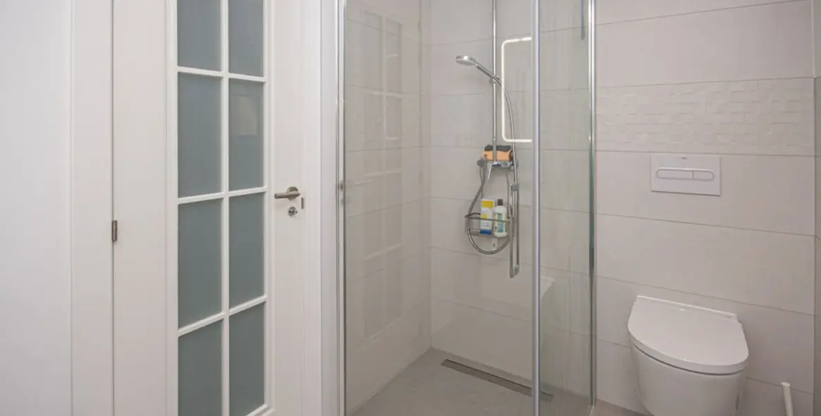 Sale of middle floor apartment in Cabopino 25