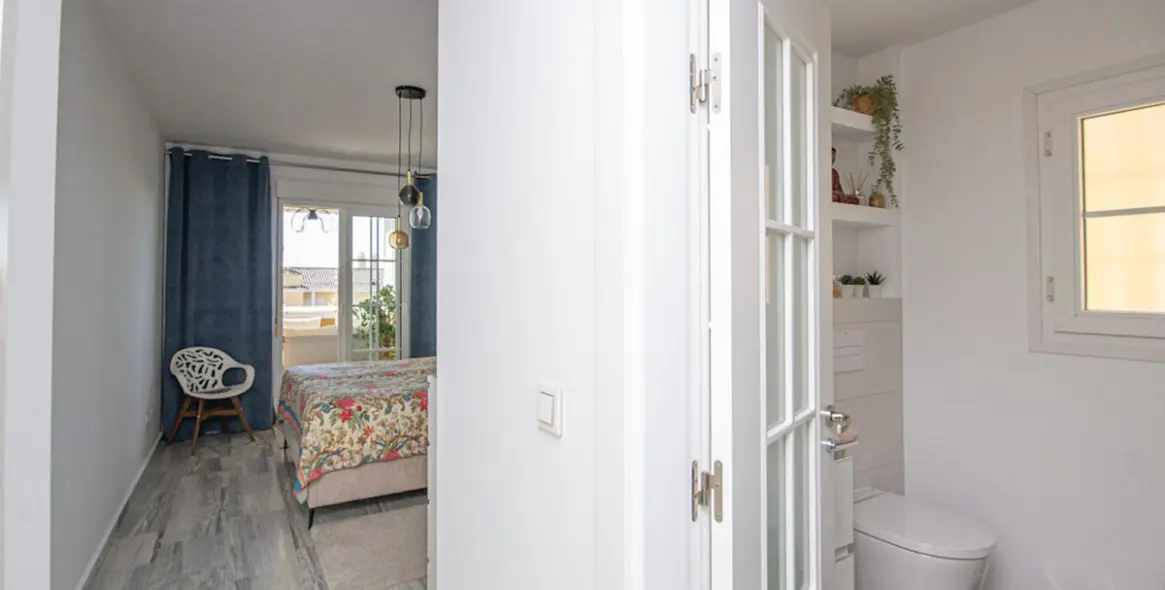 Sale of middle floor apartment in Cabopino 30