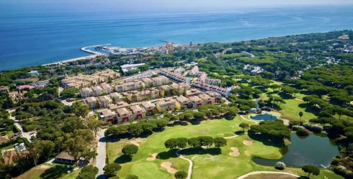 Sale of middle floor apartment in Cabopino 31