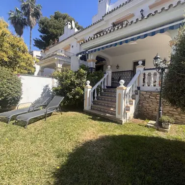 Venta de casa pareada en Nueva Andalucía