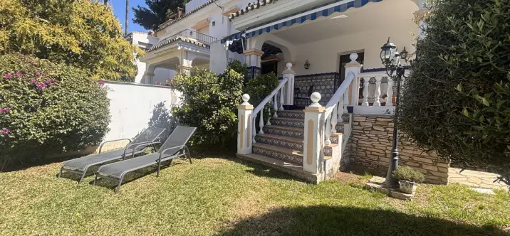 Venta de casa pareada en Nueva Andalucía 0