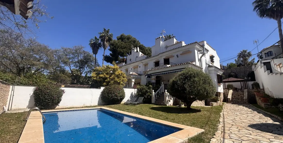 Sale of semi-detached house in Nueva Andalucía 2