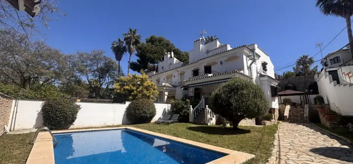 Venta de casa pareada en Nueva Andalucía 1