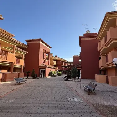 Venta de apartamento en planta media en Reserva de Marbella