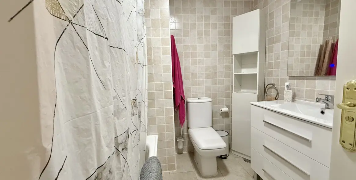 Sale of middle floor apartment in Reserva de Marbella 16