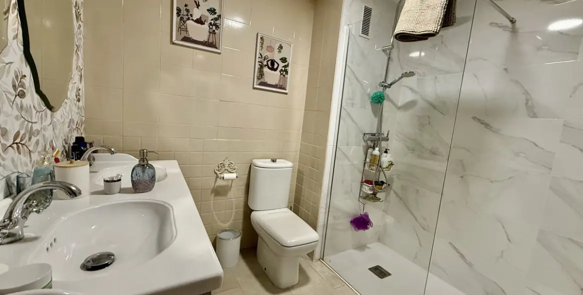 Sale of middle floor apartment in Reserva de Marbella 20