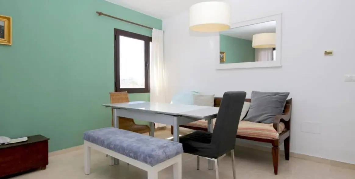 Sale of middle floor apartment in Estepona 5