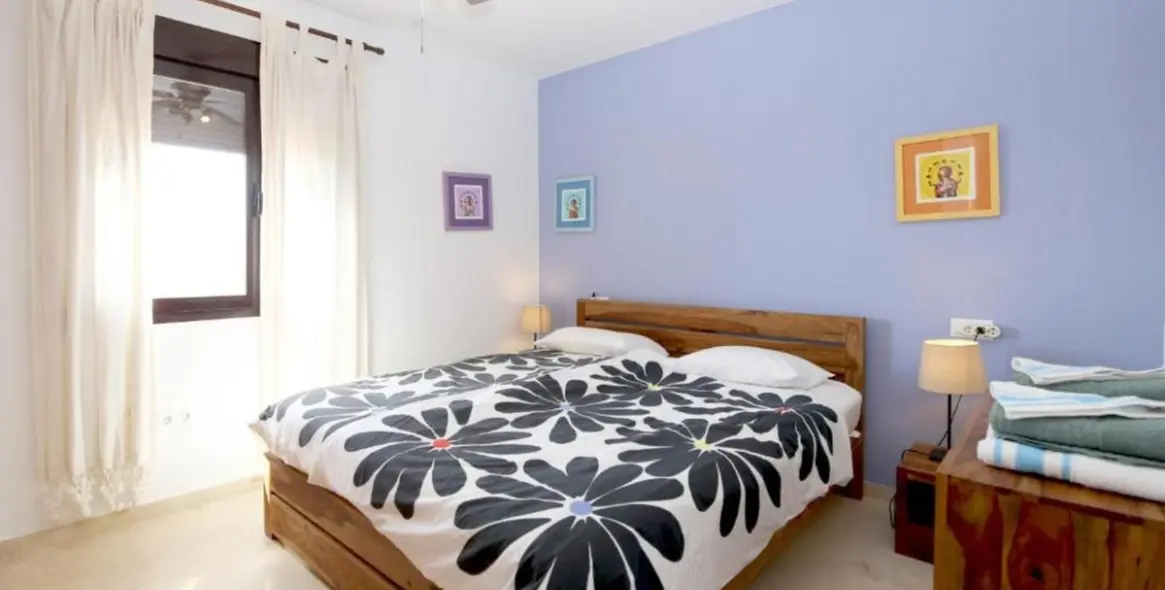 Sale of middle floor apartment in Estepona 8