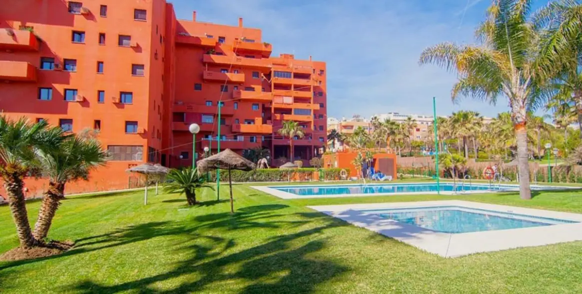 Sale of middle floor apartment in Estepona 9