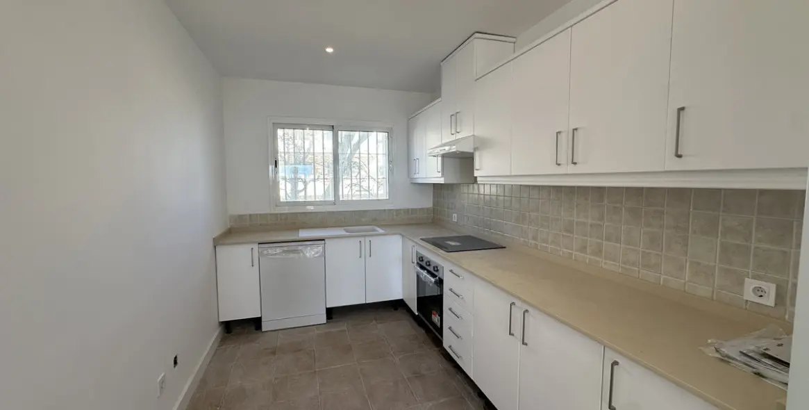 Sale of middle floor apartment in Mijas Costa 3