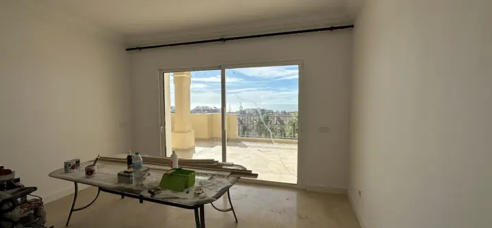 Продажа апартаментов на среднем этаже в Mijas Costa 4