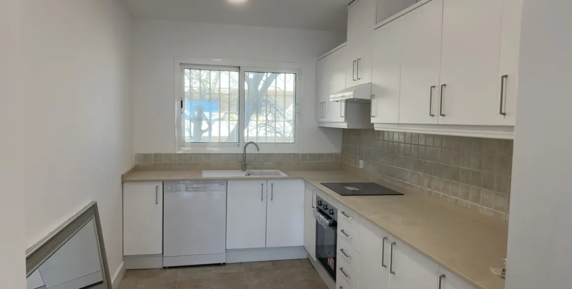 Sale of middle floor apartment in Mijas Costa 19