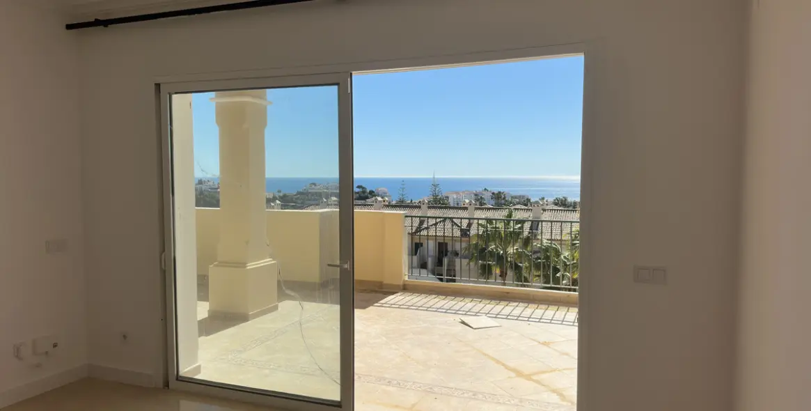Sale of middle floor apartment in Mijas Costa 20