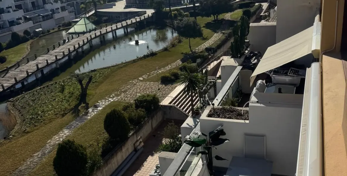 Продажа двухуровневого пентхауса в Benahavís 12