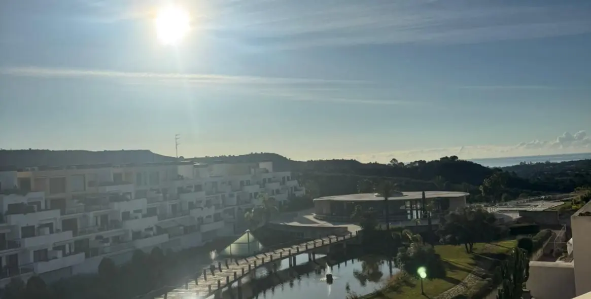 Продажа двухуровневого пентхауса в Benahavís 24