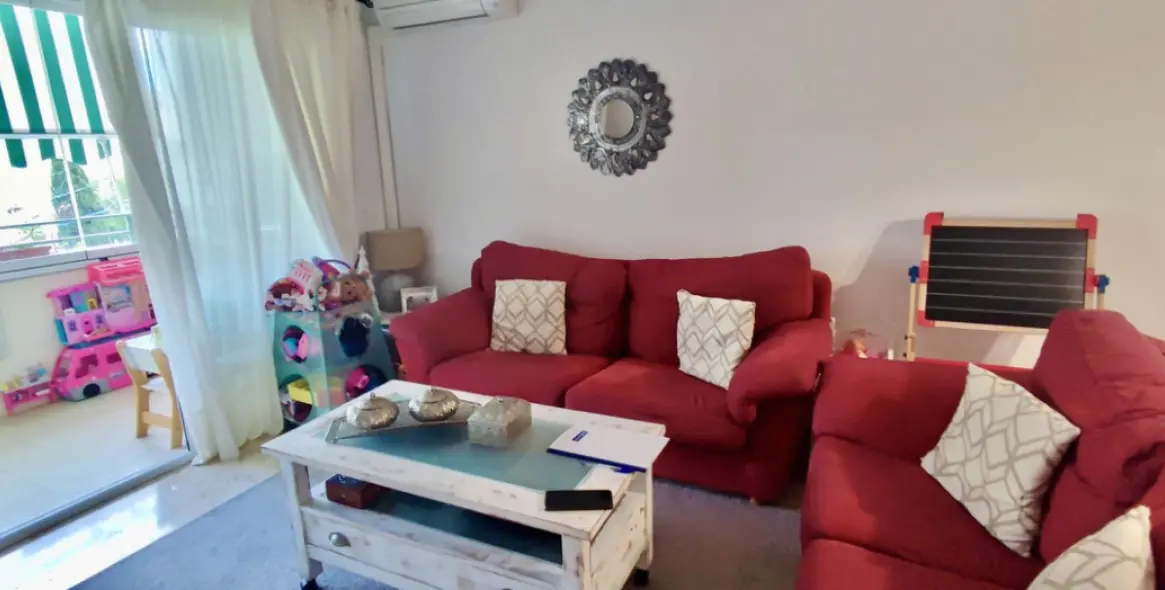 Sale of middle floor apartment in Benalmadena 4