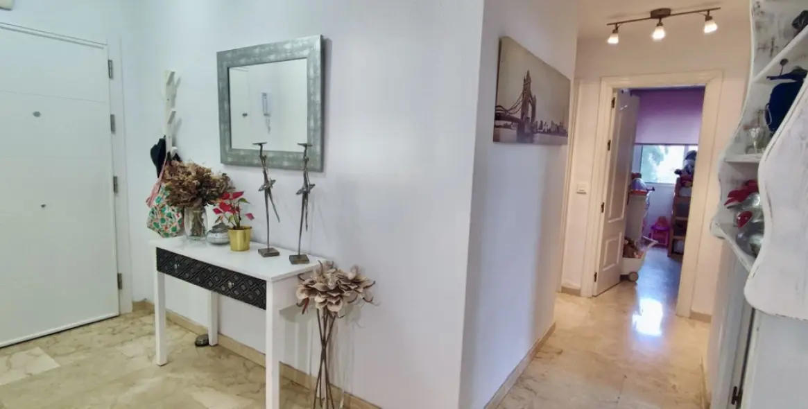 Sale of middle floor apartment in Benalmadena 7