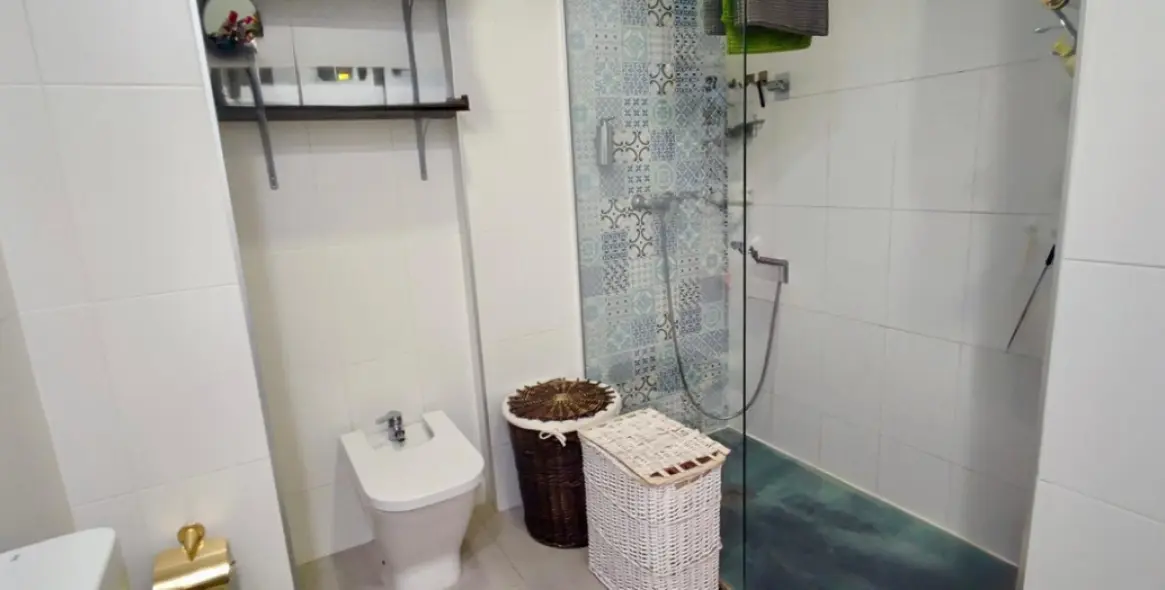 Sale of middle floor apartment in Benalmadena 18