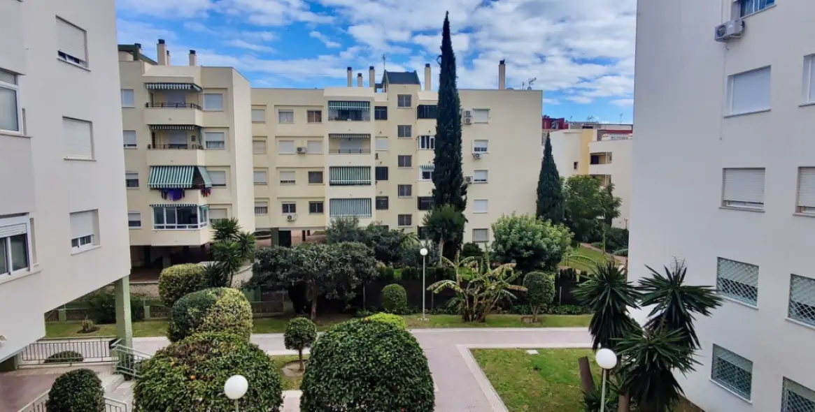 Sale of middle floor apartment in Benalmadena 19