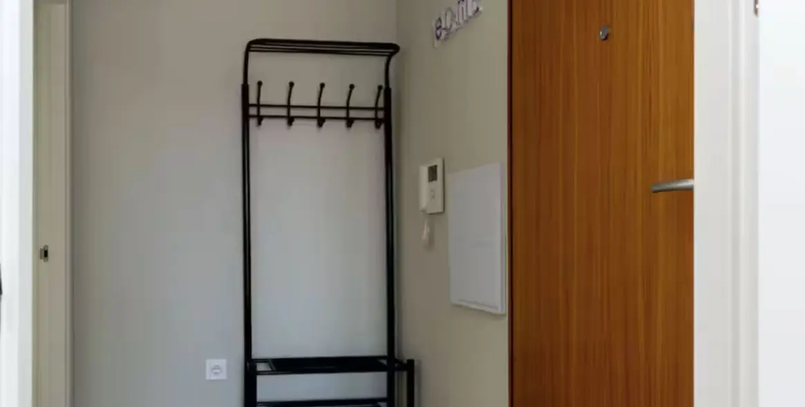 Venta de apartamento en planta media en Estepona 3