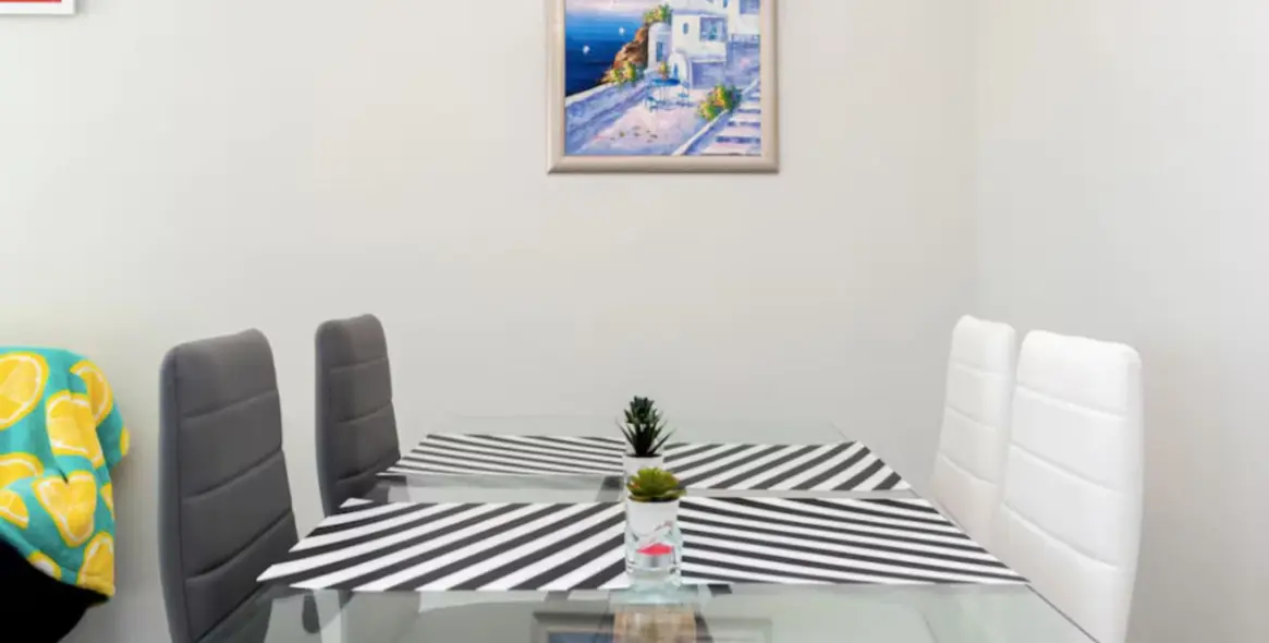 Venta de apartamento en planta media en Estepona 5