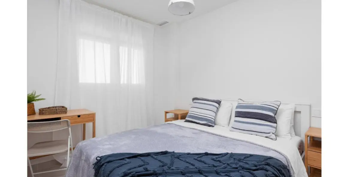 Venta de apartamento en planta media en Estepona 9