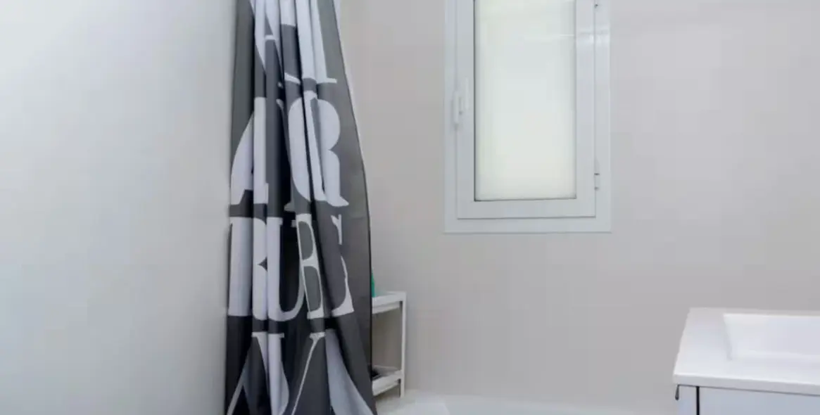 Venta de apartamento en planta media en Estepona 12