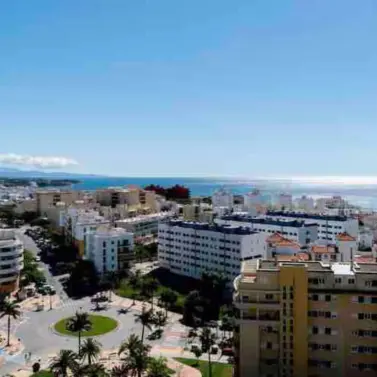 Venta de apartamento en planta media en Estepona