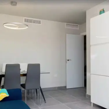 Venta de apartamento en planta media en Estepona