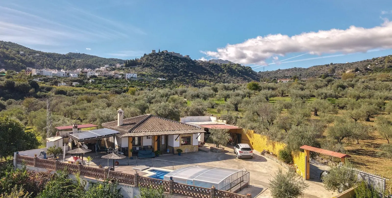 Sale of detached villa in Monda 1