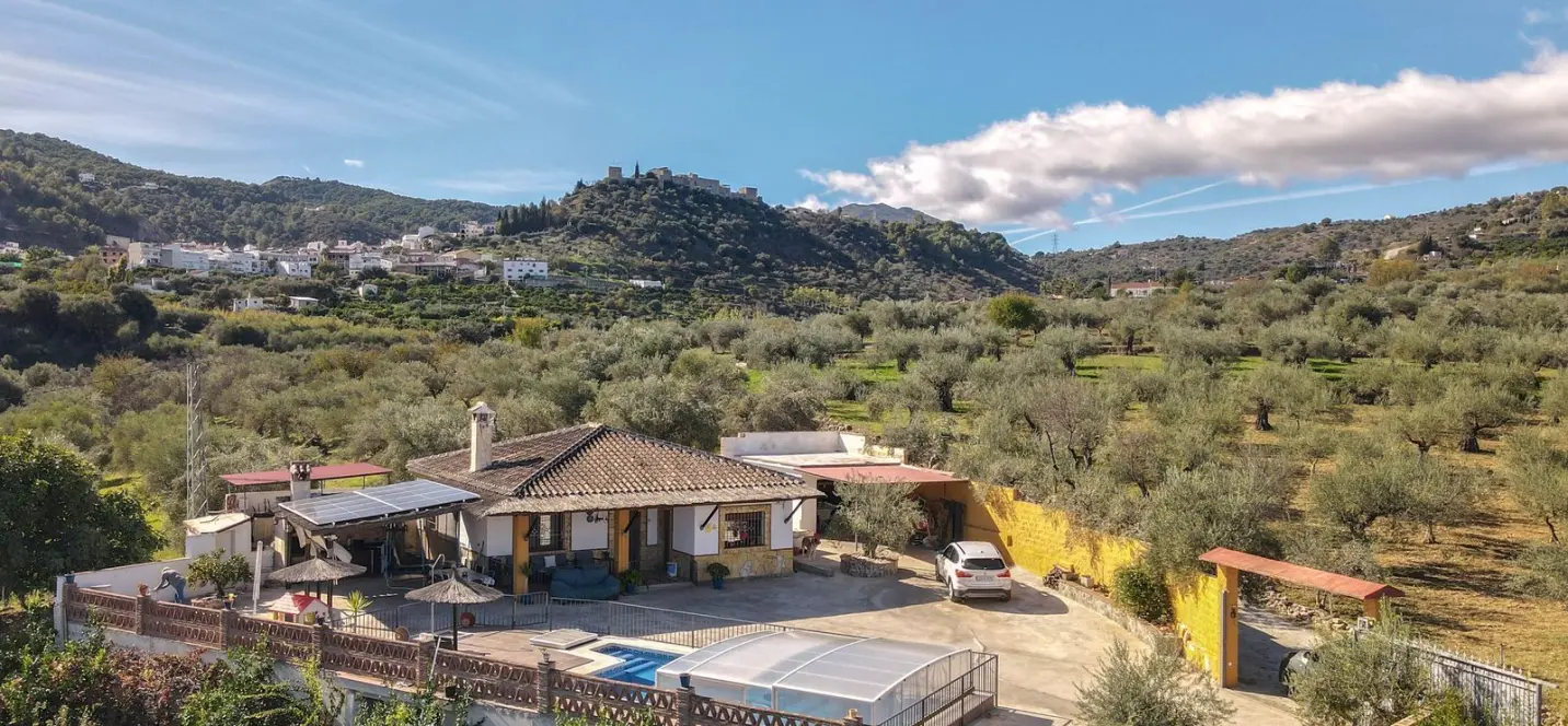 Sale of detached villa in Monda 0