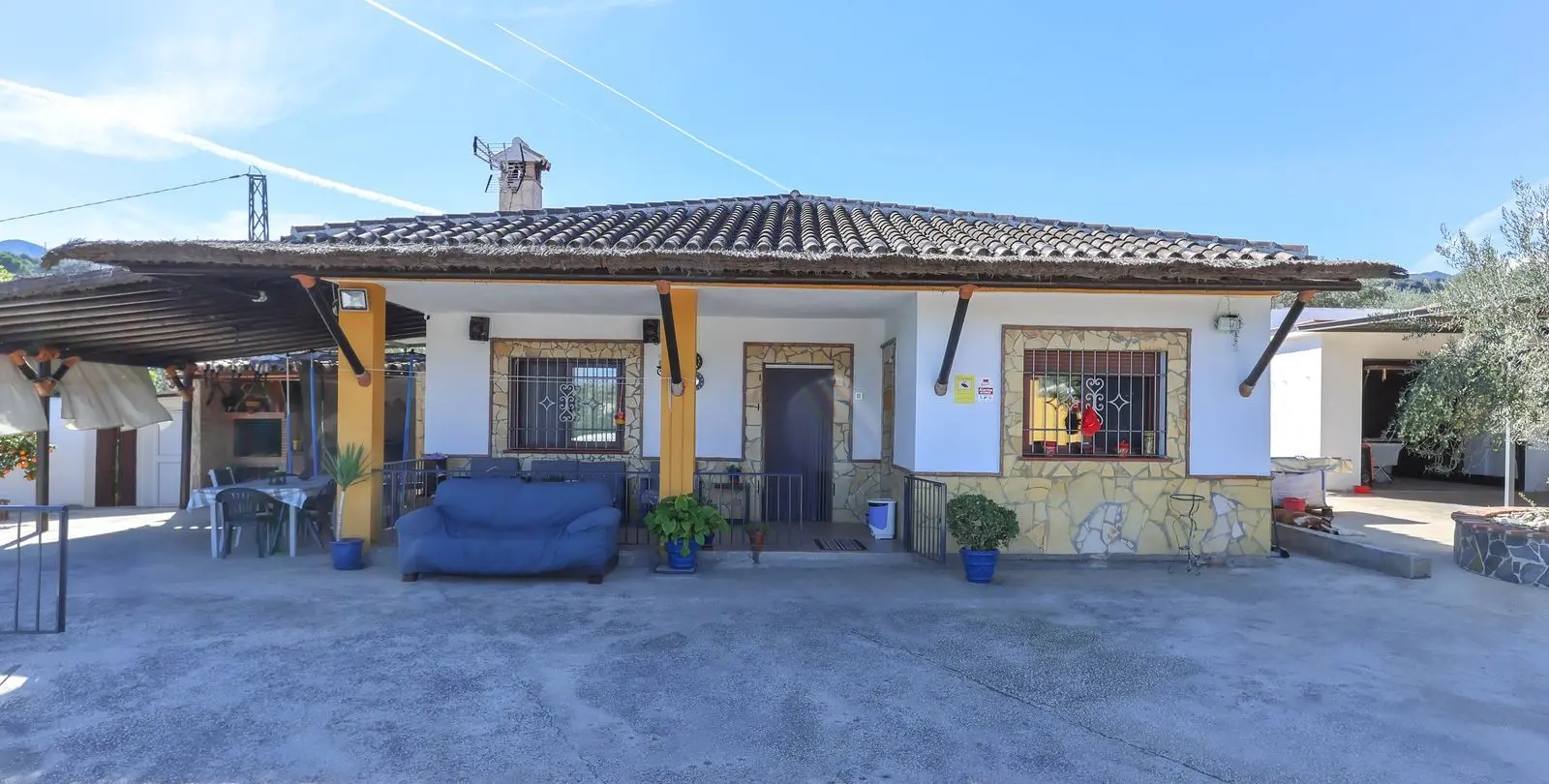 Sale of detached villa in Monda 2