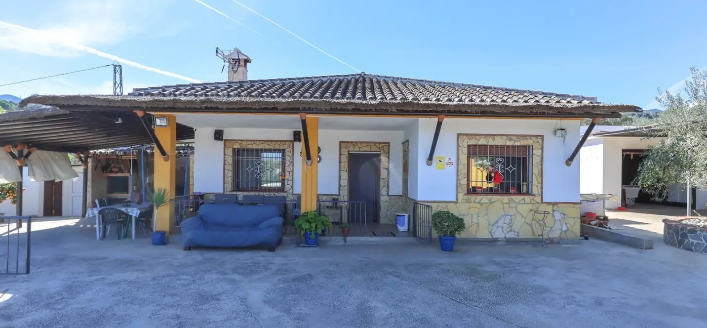 Sale of detached villa in Monda 1