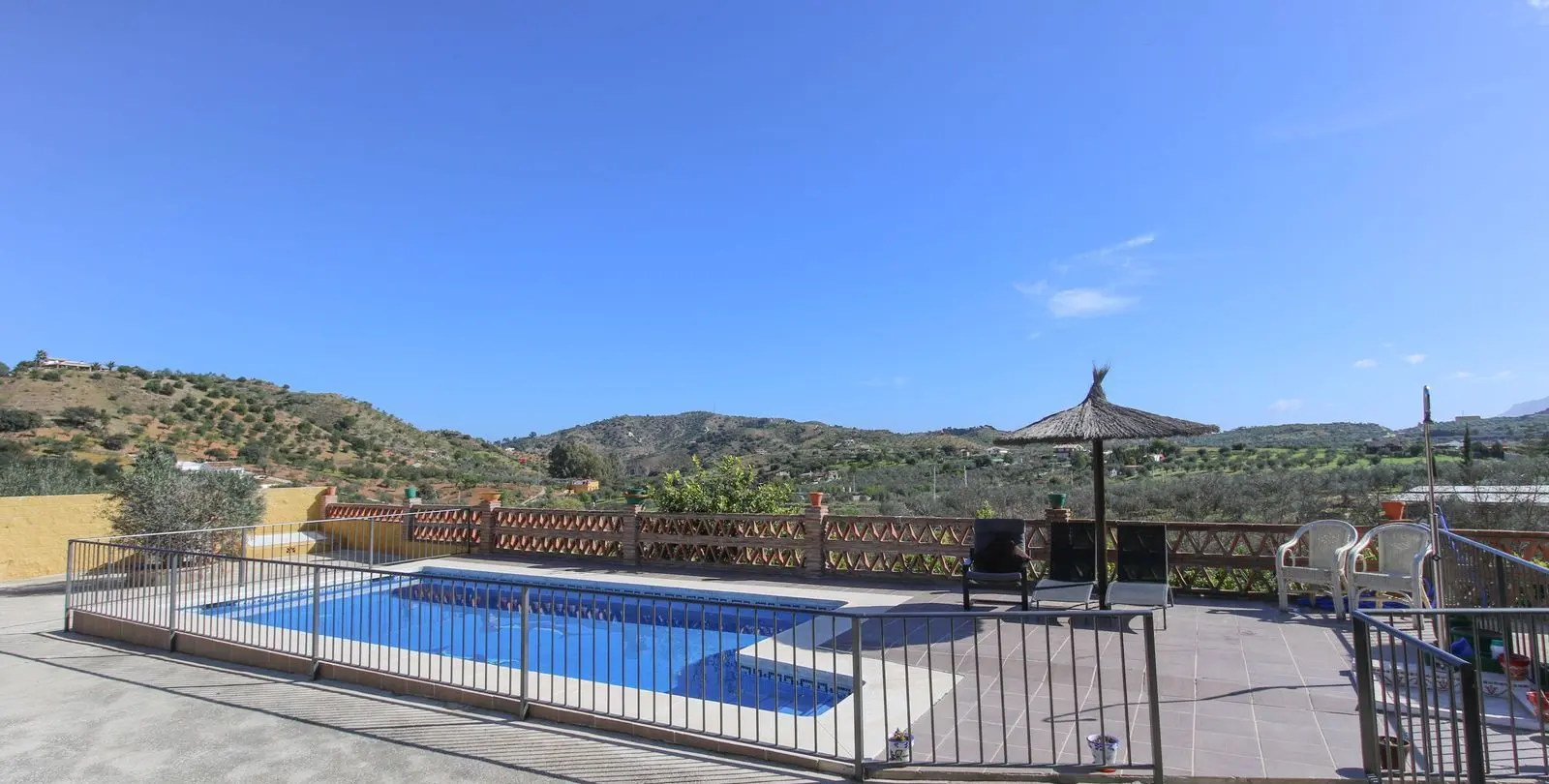 Sale of detached villa in Monda 3