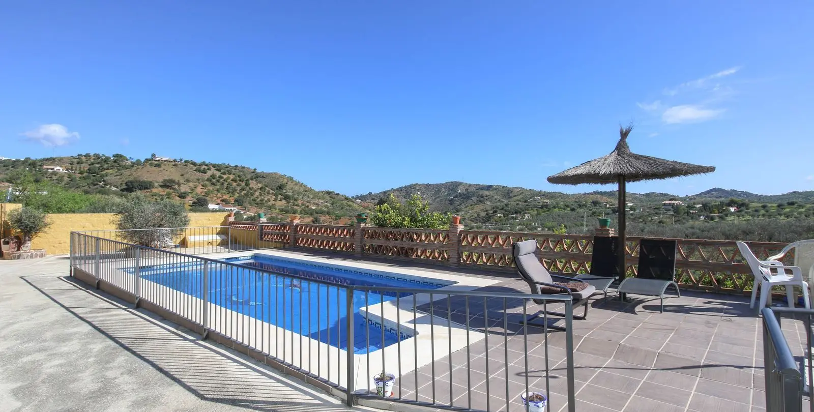 Sale of detached villa in Monda 23
