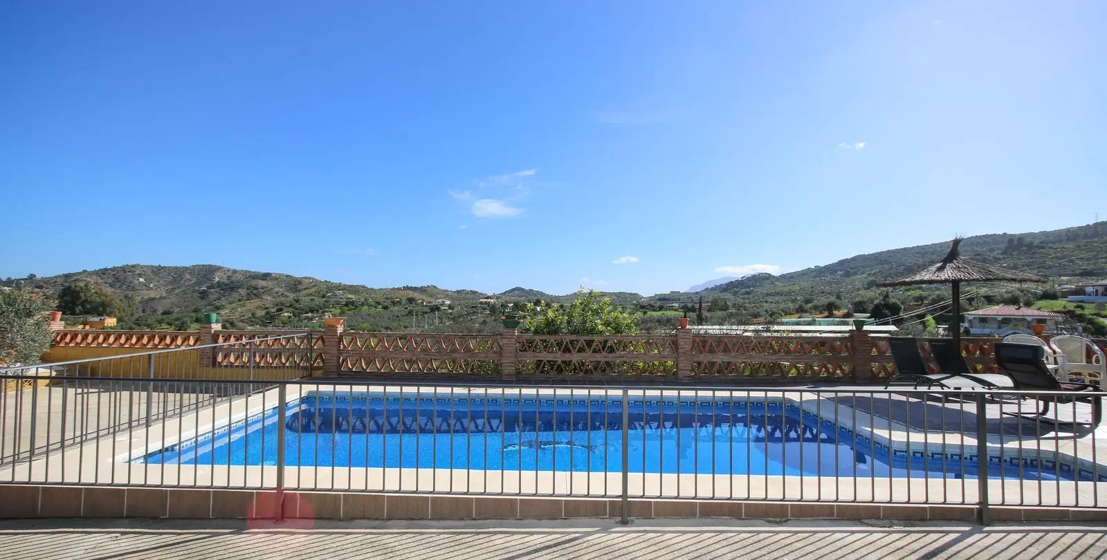 Sale of detached villa in Monda 24