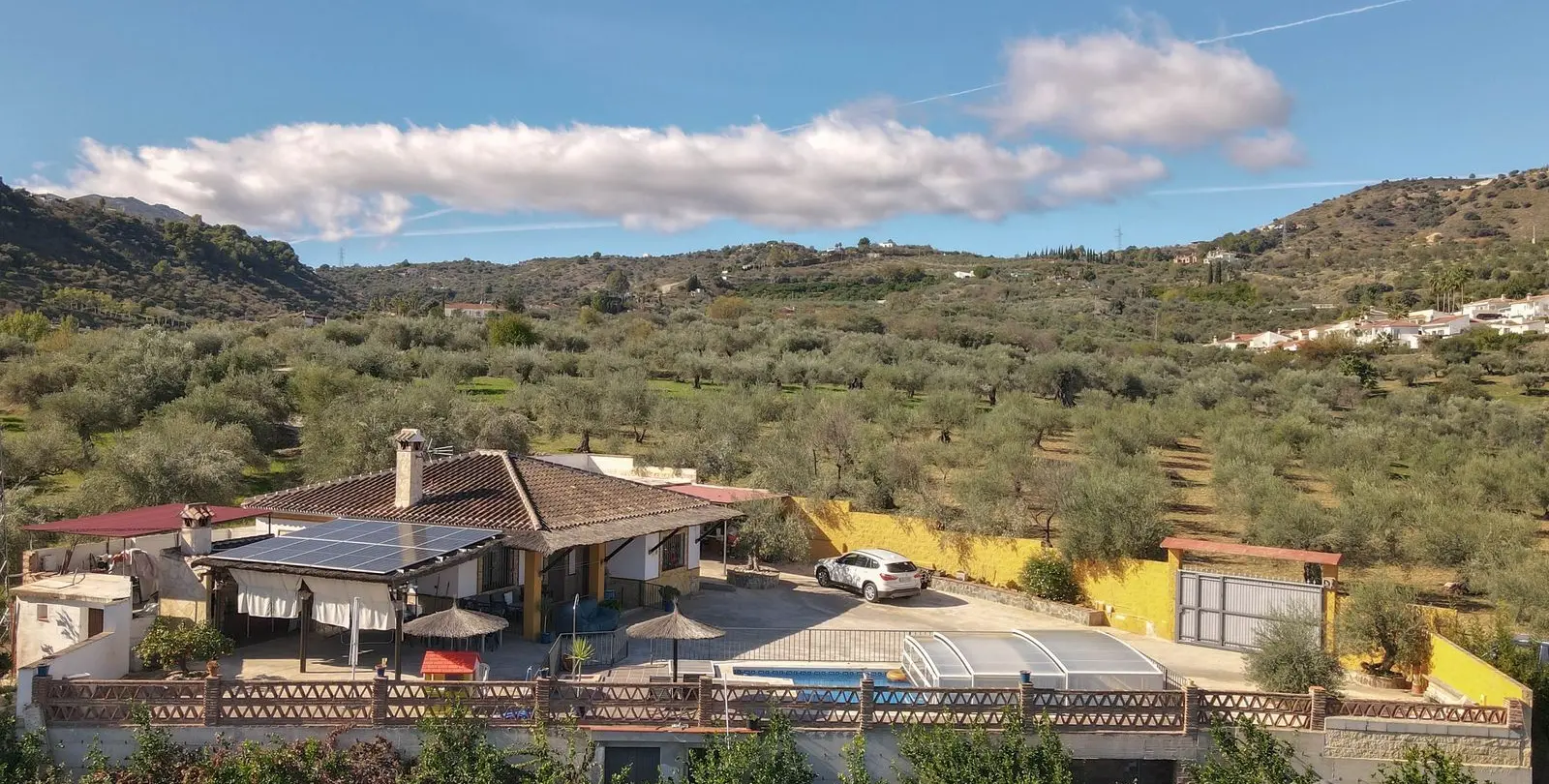 Sale of detached villa in Monda 32