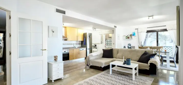 Продажа апартаментов на среднем этаже в Río Real 1