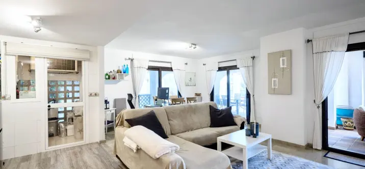 Продажа апартаментов на среднем этаже в Río Real 2